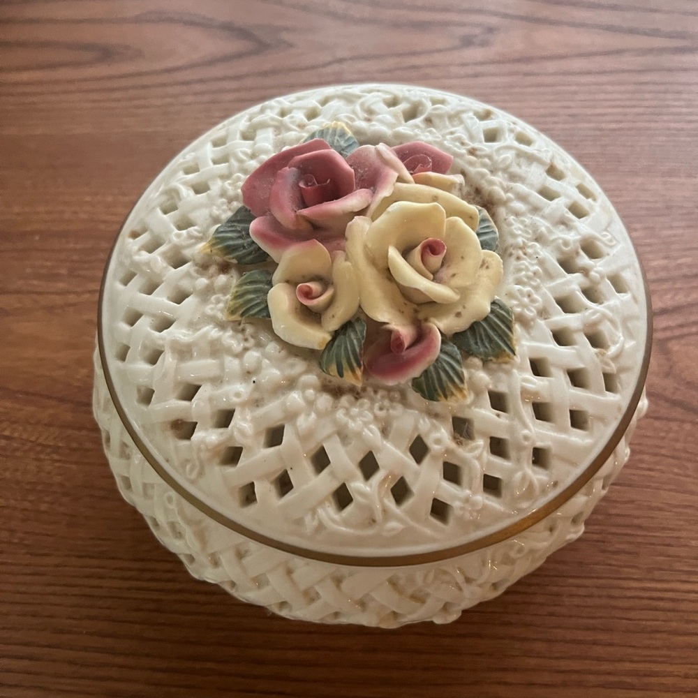 Floral Porcelain Box - Picture 3 of 4